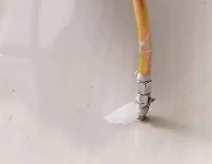 嵩县瓷砖空鼓维修公司专业解答在瓷砖铺贴过程中，如果使用的砂料过粗（如全部使用了粗砂），可能会导致以下问题